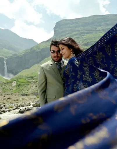 pre-wedding photoshoot of couple